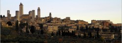 Il centro di sangimignano in primo piano