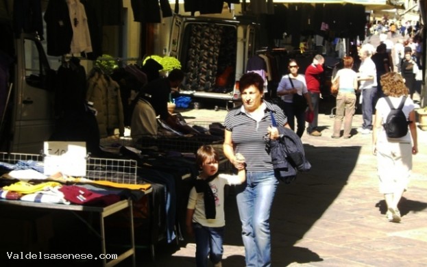 Mercato settimanale Casole d'Elsa